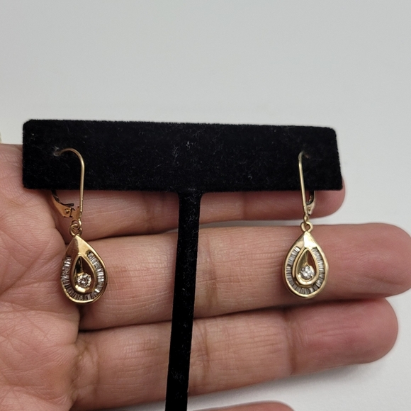 14k gold and diamond earrings! - Picture 3 of 10